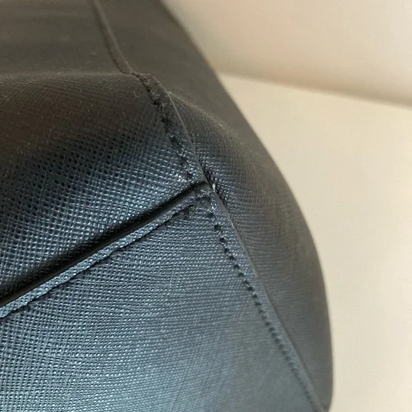 Tory Burch Robinson saffiano tote - Picture 5 of 16